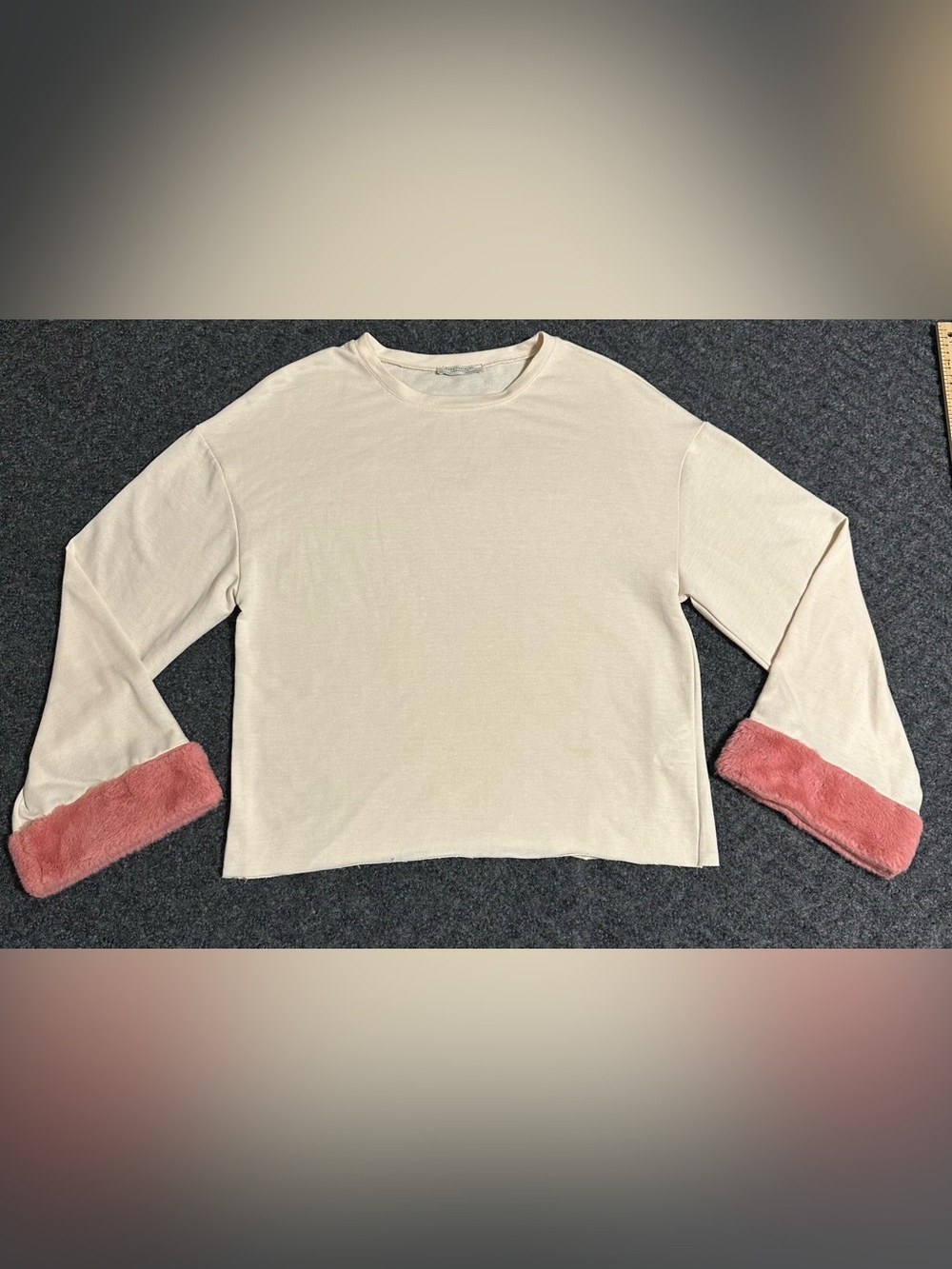 Zara Trafaluc Women's Cream Sweatshirt Pink Faux Fur Cuffs